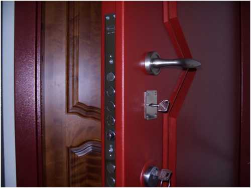 Вторая входная дверь в квартиру: установка и эксплуатация, особенности и нюансы